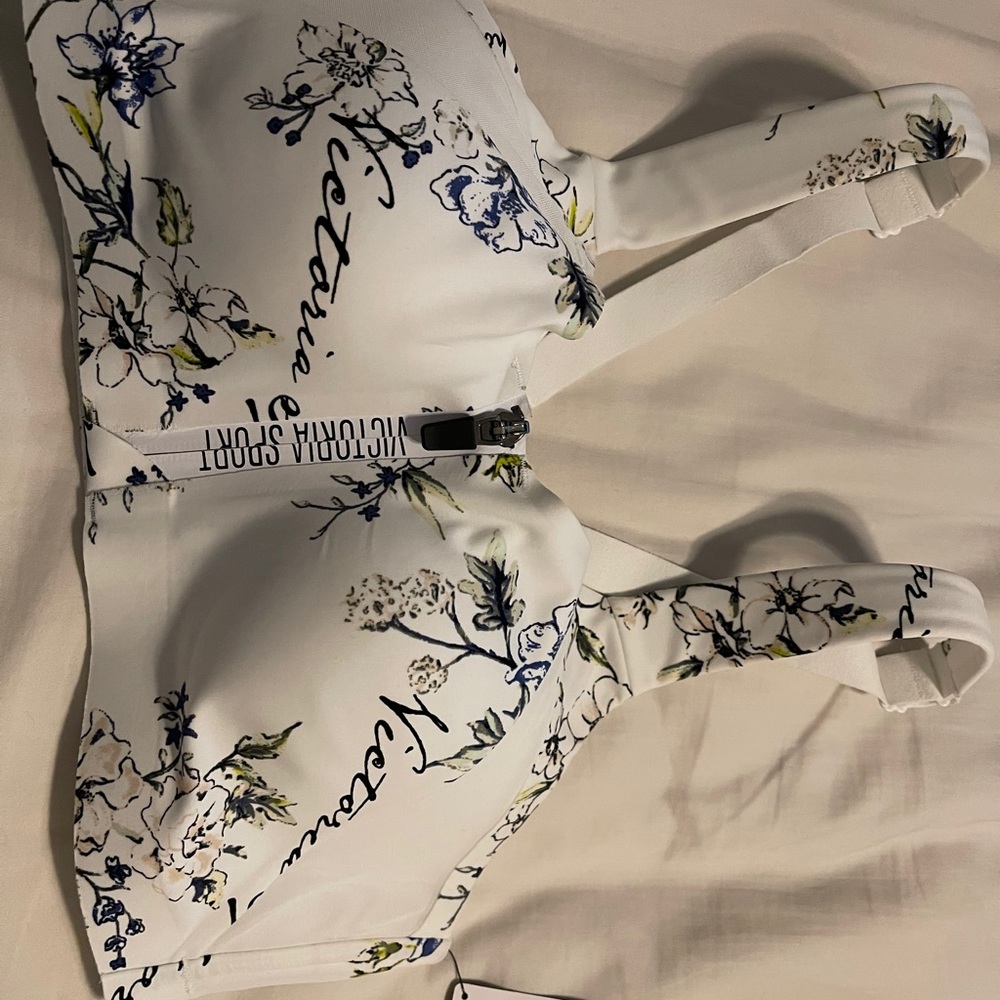 VS Incredible Knockout Ultra Max Sports Bra